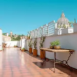 Saint Peter\'S Luxury Terrace Suites