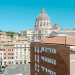 Saint Peter\'S Luxury Terrace Suites
