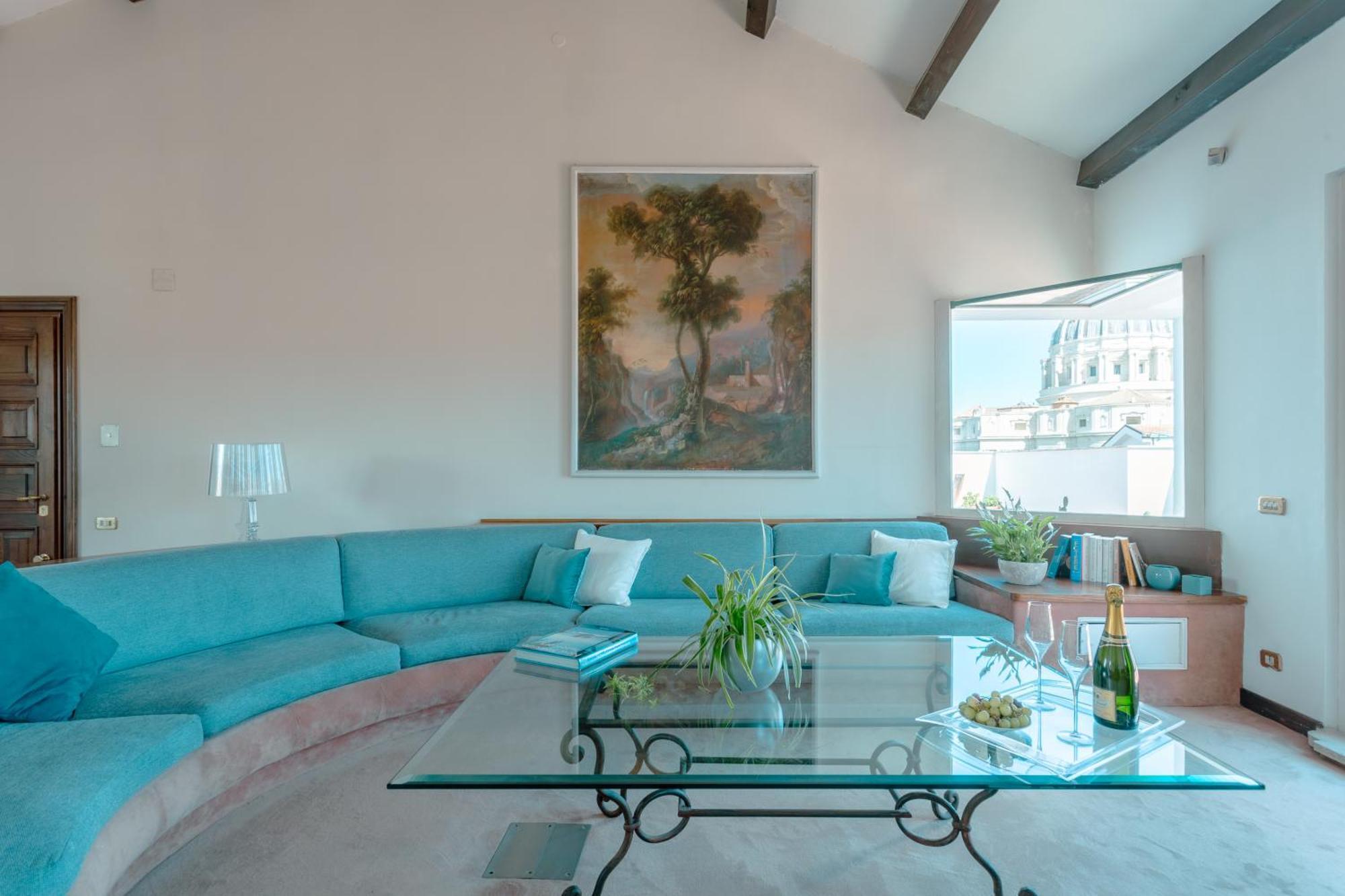 Saint Peter's Luxury Terrace Apartment