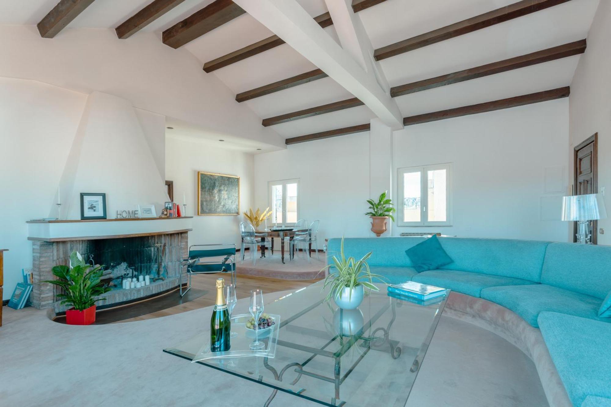 Saint Peter's Luxury Terrace Apartment *