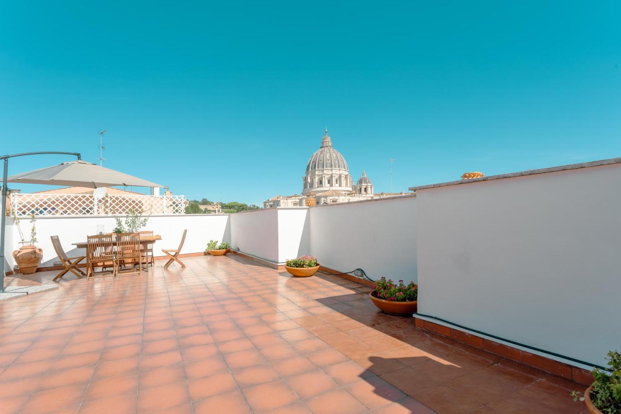 Saint Peter's Luxury Terrace *